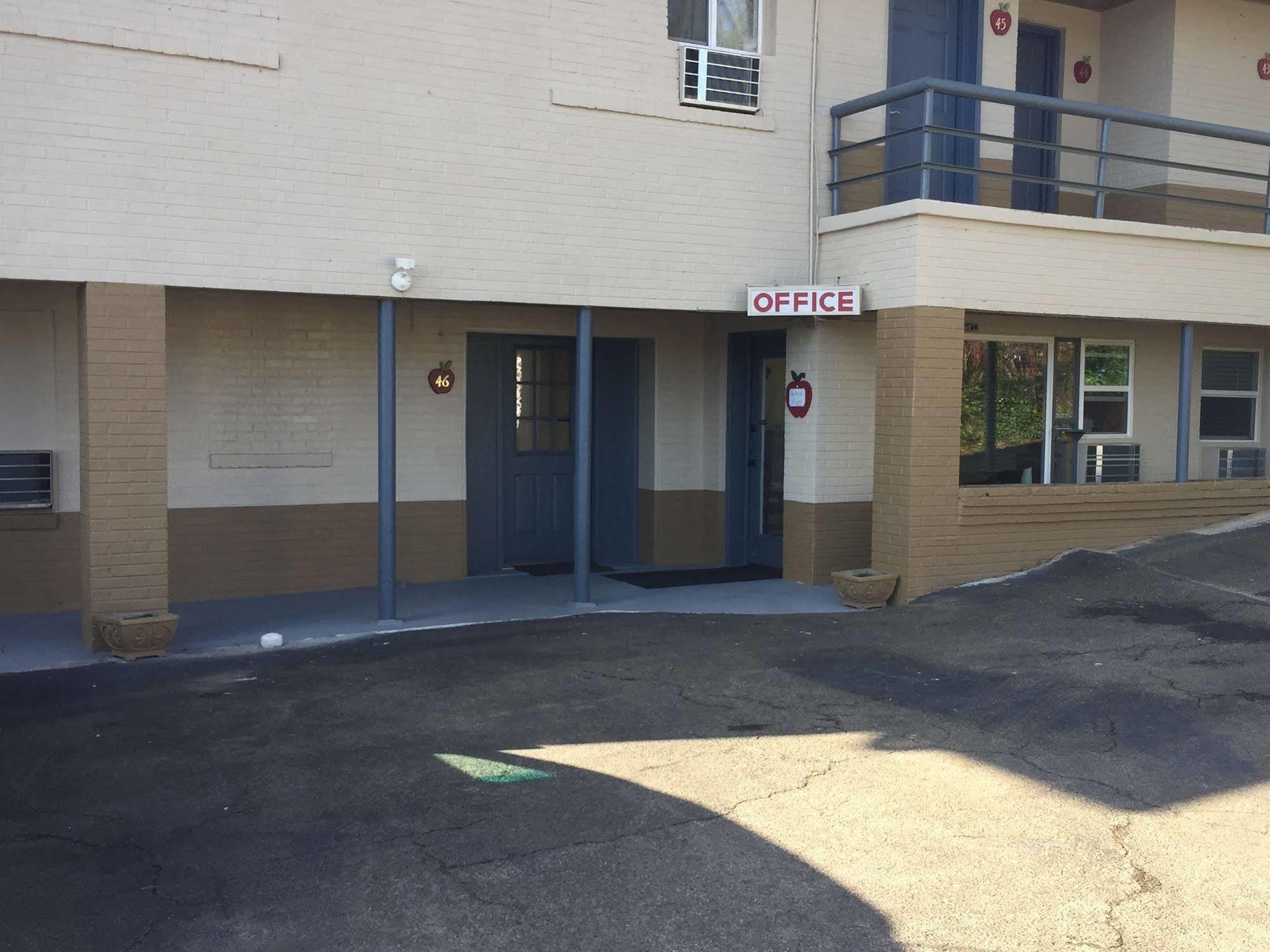 Ellijay Inn - Downtown Ellijay Exterior photo